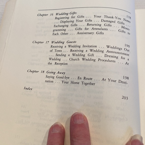 Vintage 1981 “The New Bride’s Book of Etiquette,” Softcover - Picture 6 of 8